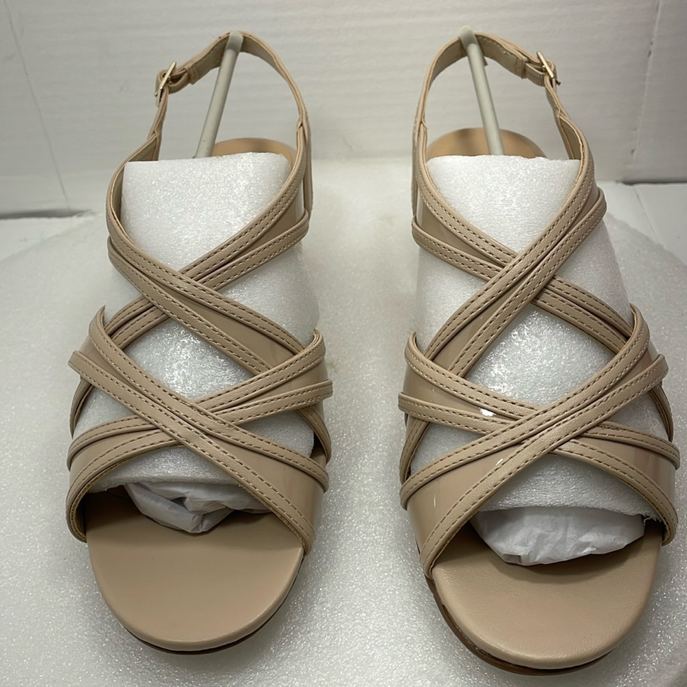 Easy Street Tristen Dress Sandals, Cream Women Size 6.5   Item#151